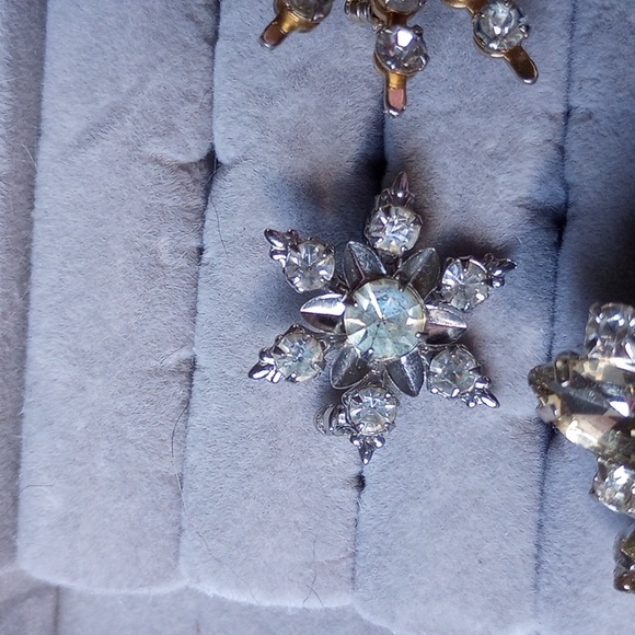 Lot Of 6 Vintage Scatter Pins Gorgeous Gold Tone Atomic Star Crystals - Picture 2 of 9